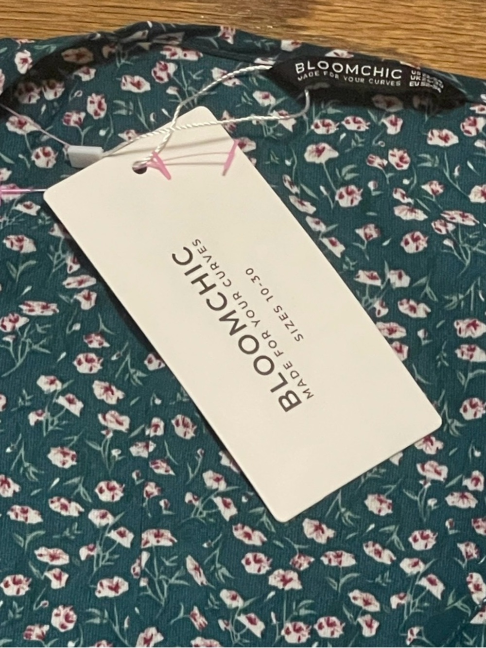 BloomChic Floral Print Blouse, Size 20-24. New With Tags.